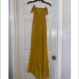 Like New!! Flowy maxi dress!